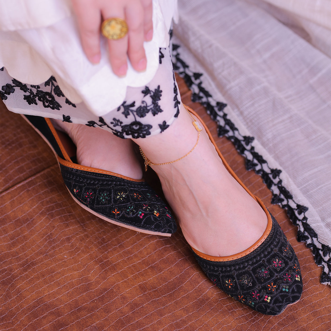 Sitara Velvet Khussa