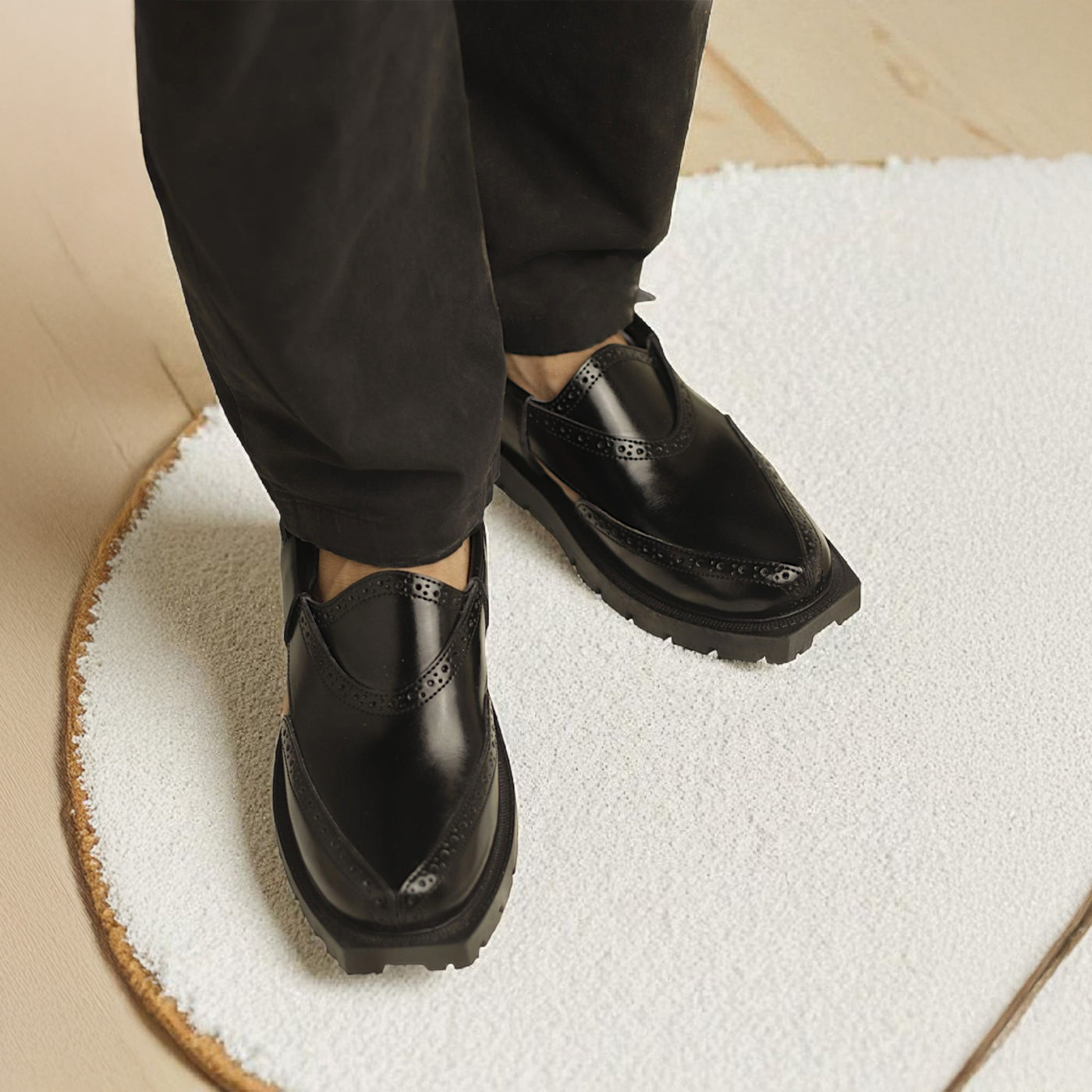 Black Leather Narozi