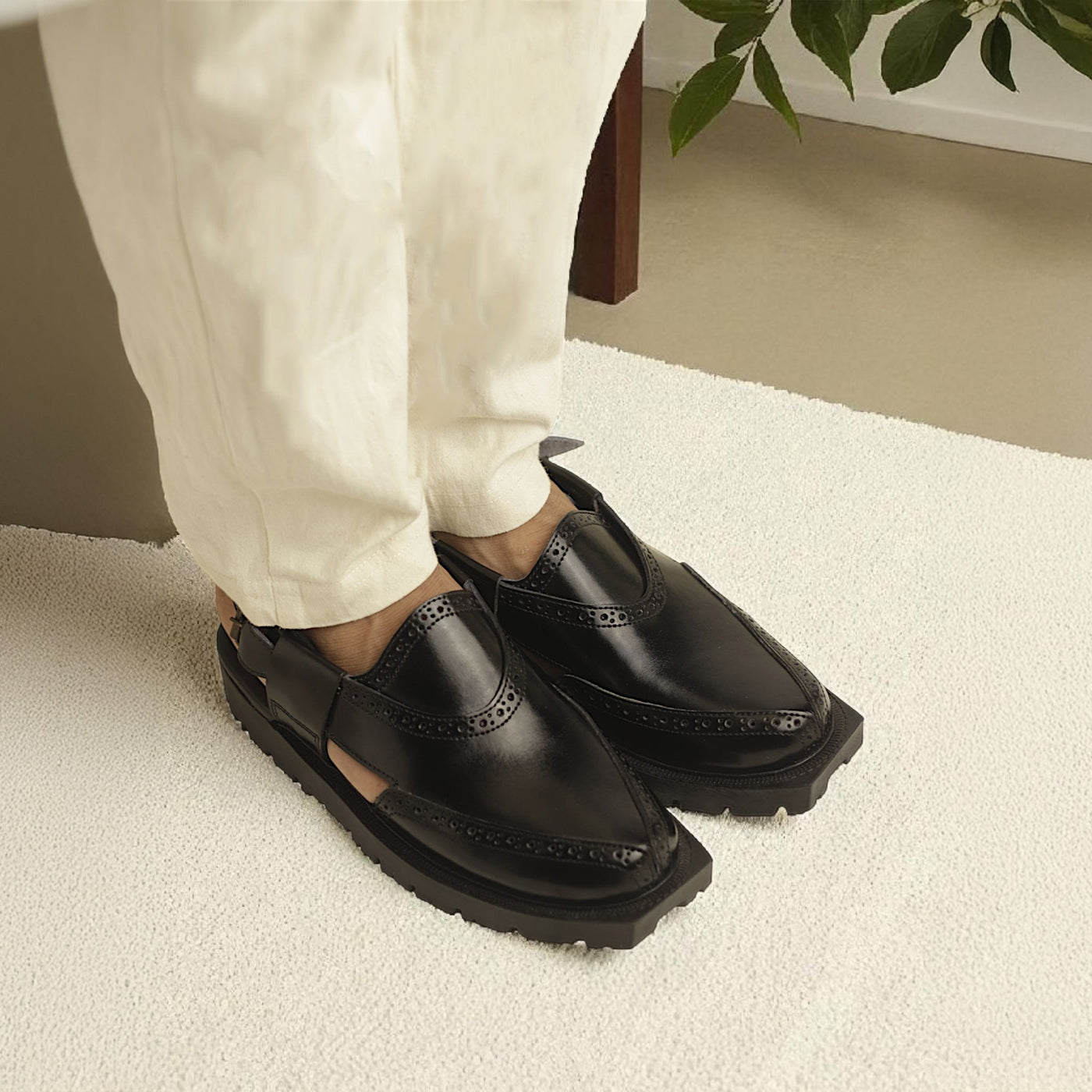 Black Leather Narozi